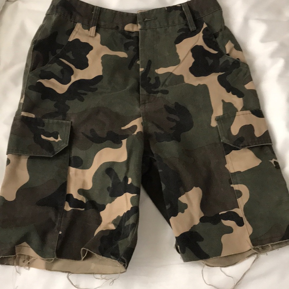 COPY - Camo girl shorts